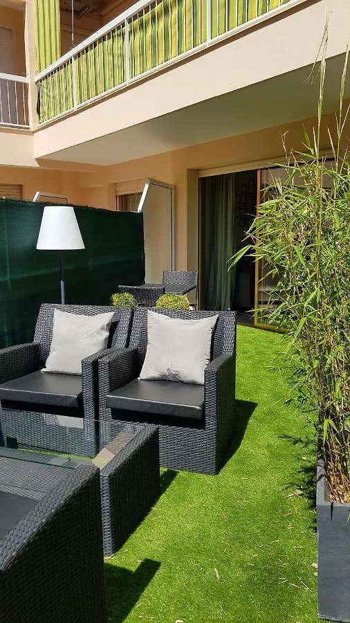 Studio Center Cannes Grande Terasse France