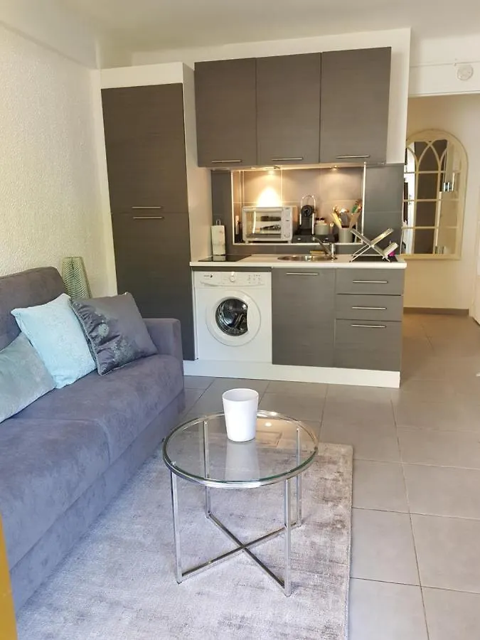 Studio Center Cannes Grande Terasse 0*,  France